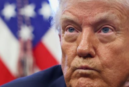 Trump defiende en la Corte Suprema la anulación de la ciudadanía por nacimiento