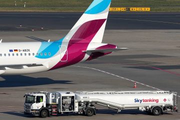 Alerta en Europa ante posible escasez de combustible para aviones por cierre de Ormuz