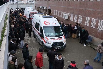 Reportan tiroteo escolar en Turquía que deja 16 heridos; agresor se suicida