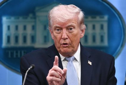 Trump amenaza con aranceles de 50% a países que suministren armas a Irán Trump amenaza con aranceles de 50% a países que suministren armas a Irán